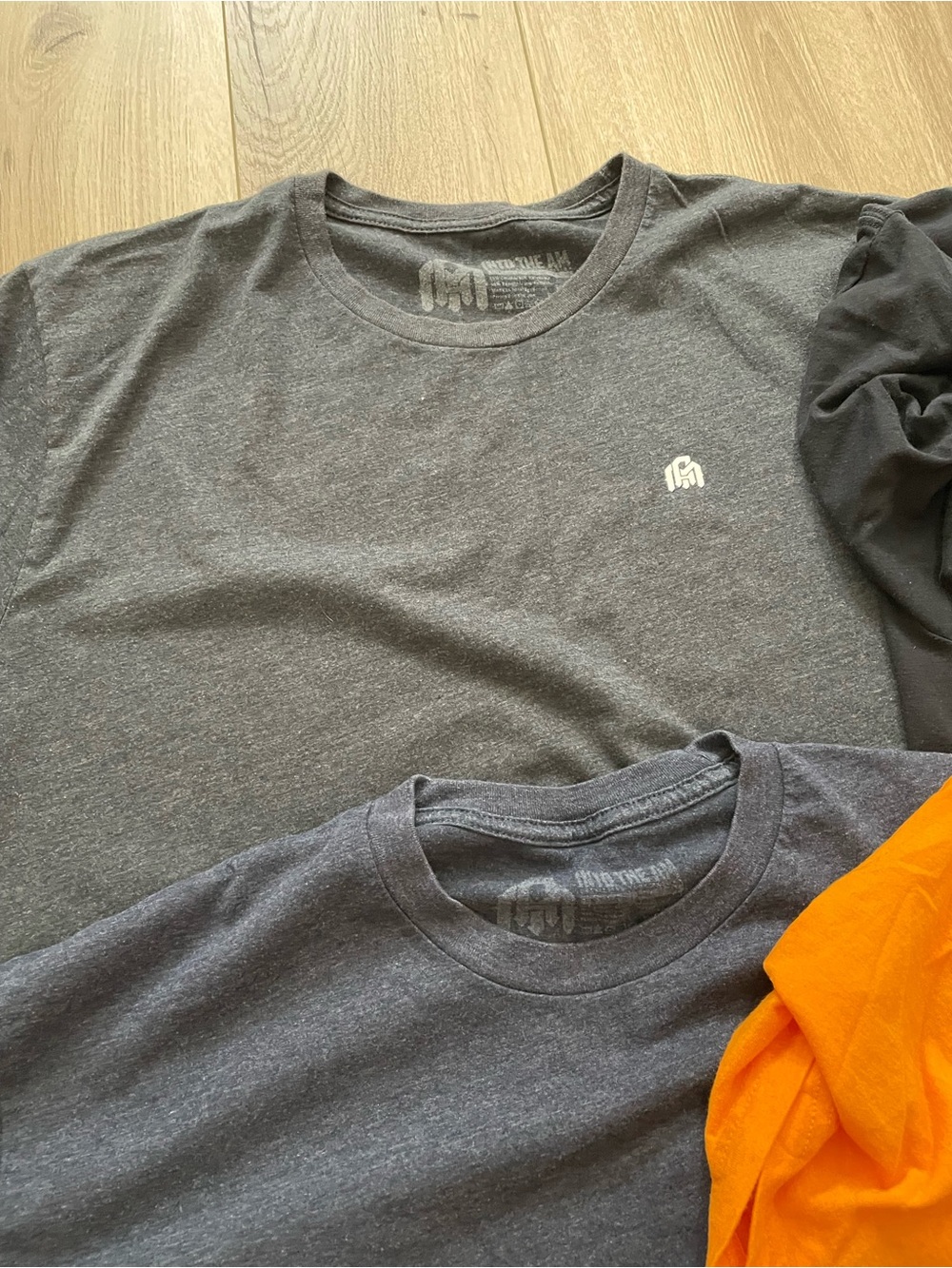 Bundle lot five into the am t shirts ALL men’s L good condition - Picture 3 of 4